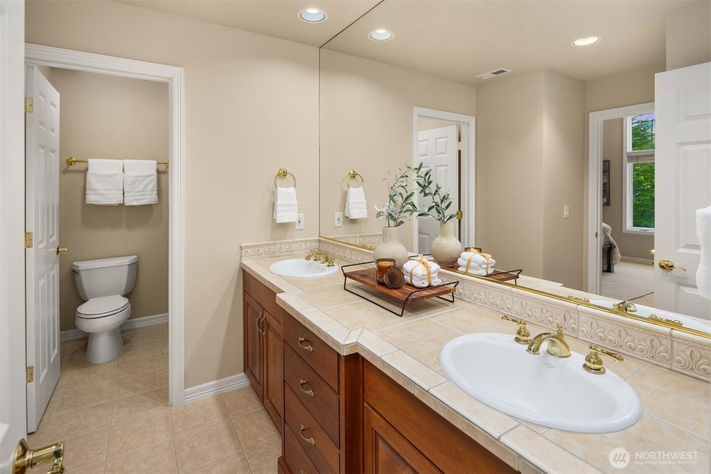 24838 NE 20th Street , Sammamish, WA 98074-3340
