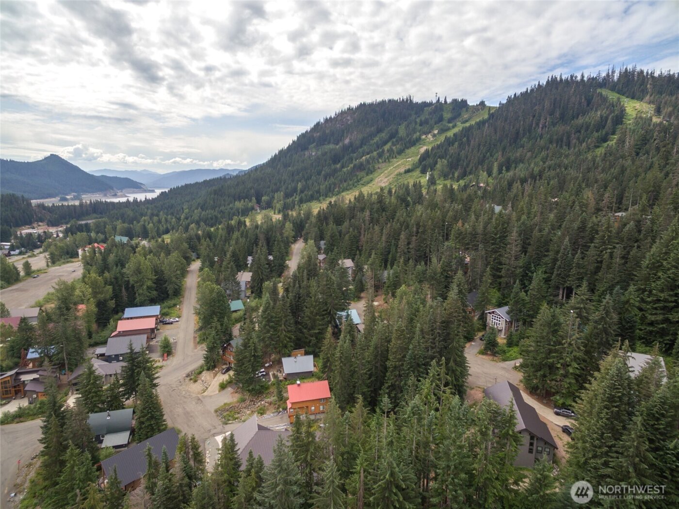 14 Arlberg Place , Snoqualmie Pass, WA 98068