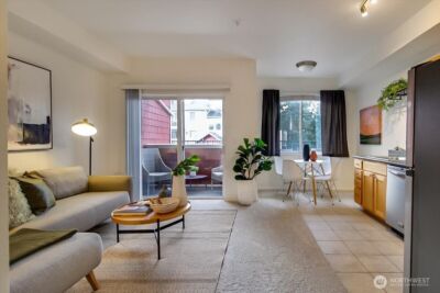 517 225th Lane NE #E102, Sammamish, WA 98074