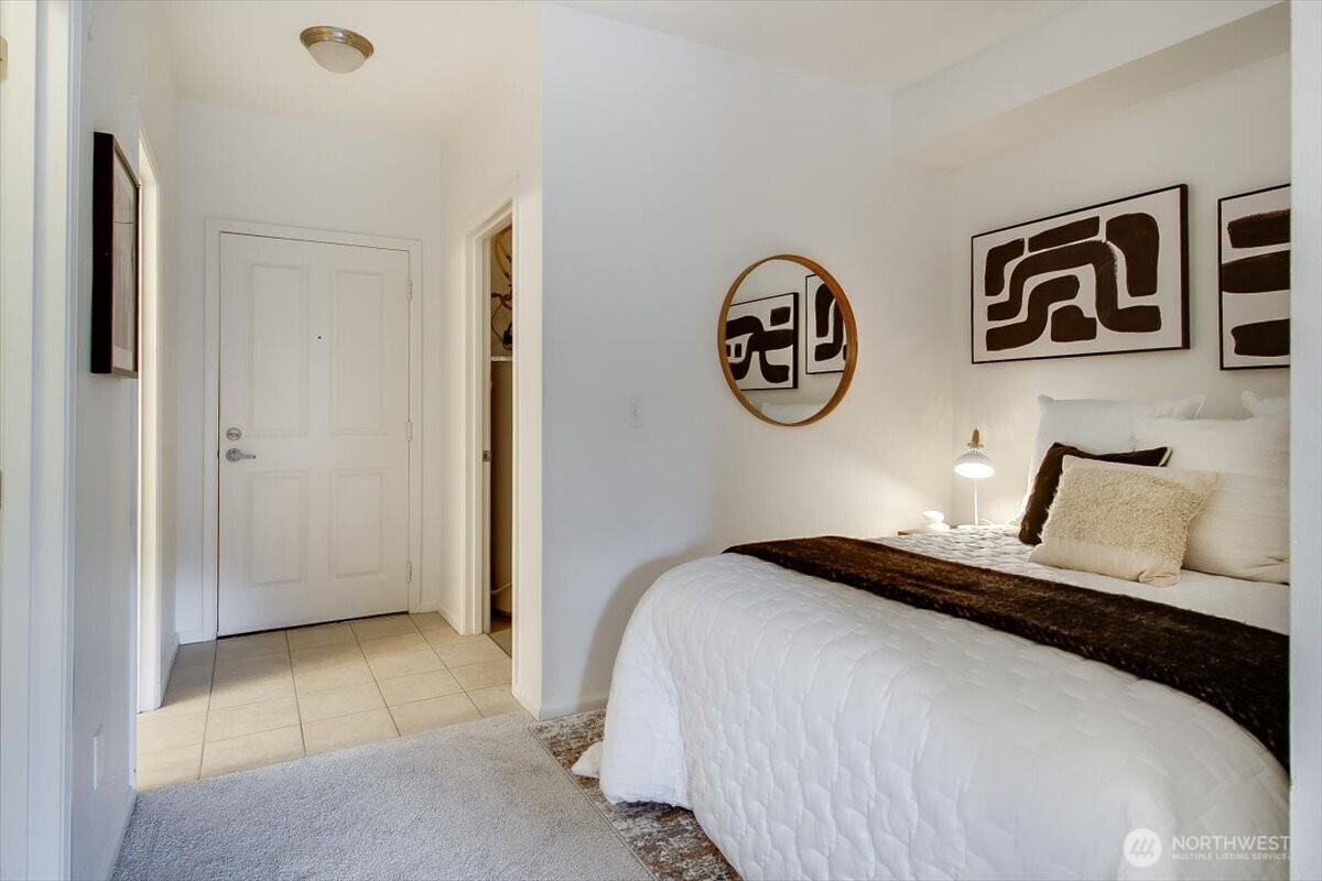 517 225th Lane NE #E102, Sammamish, WA 98074