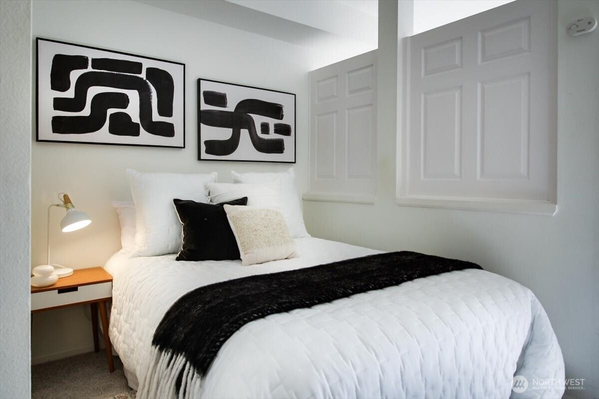 517 225th Lane NE #E102, Sammamish, WA 98074