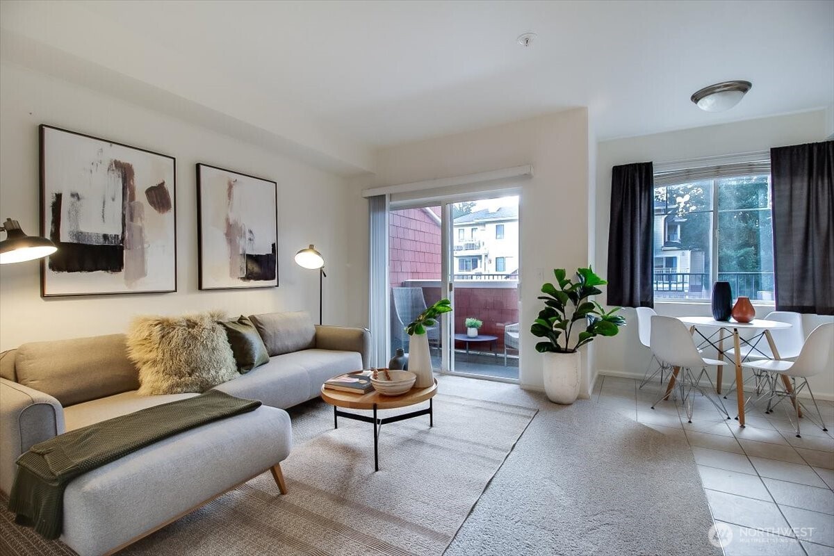 517 225th Lane NE #E102, Sammamish, WA 98074