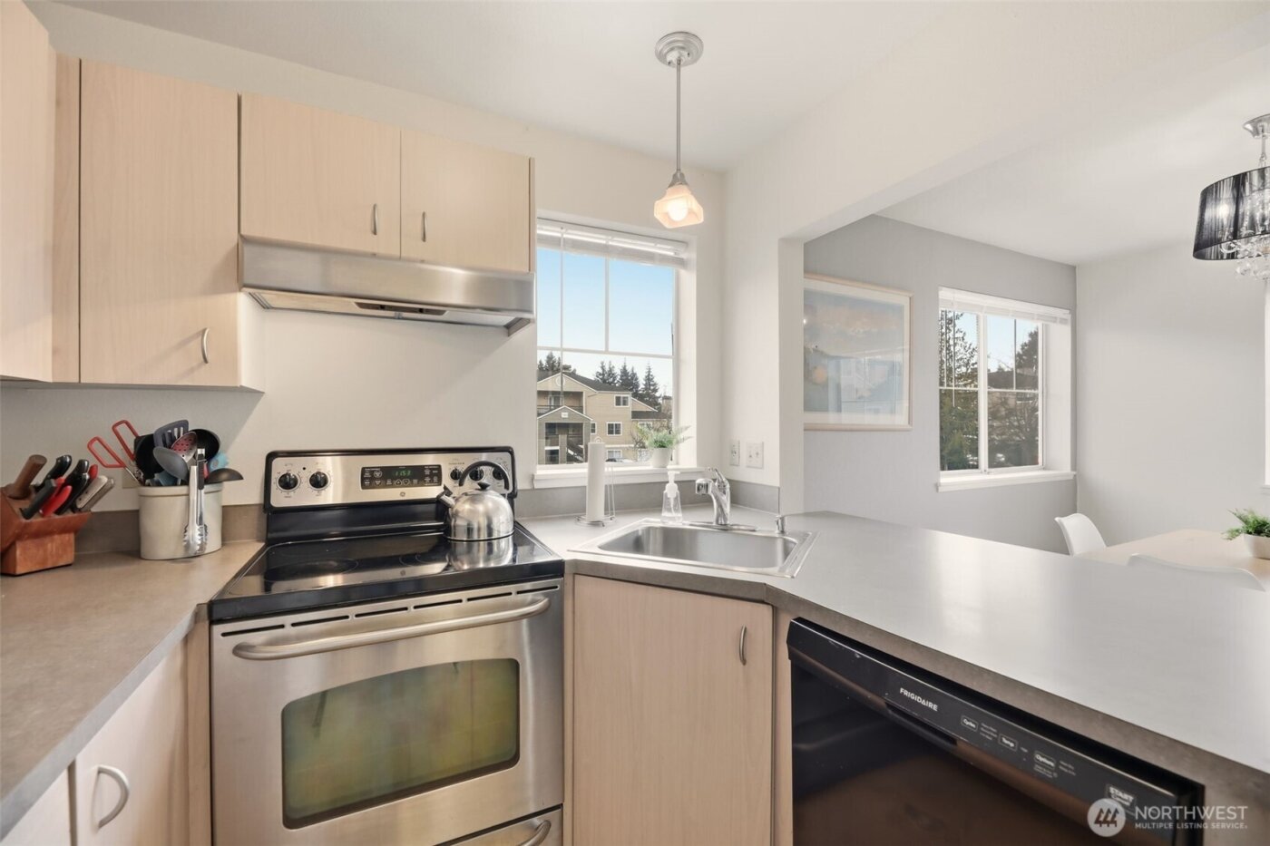 5300 Harbour Pointe Boulevard #N307, Mukilteo, WA 98275