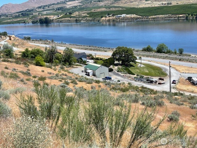 37 Osprey Nest Road , Pateros, WA 98846