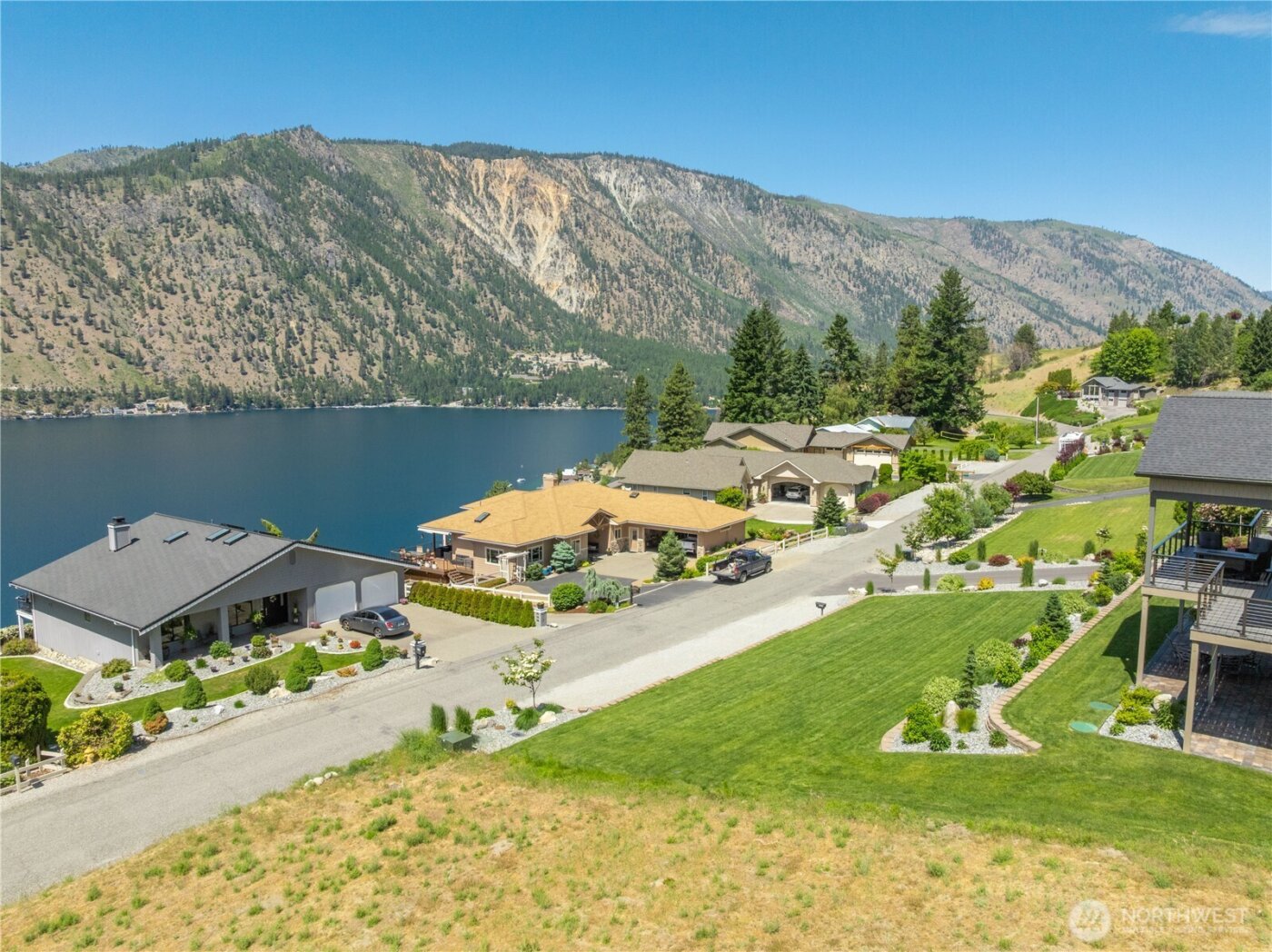 2870 Lakeshore Drive , Manson, WA 98831