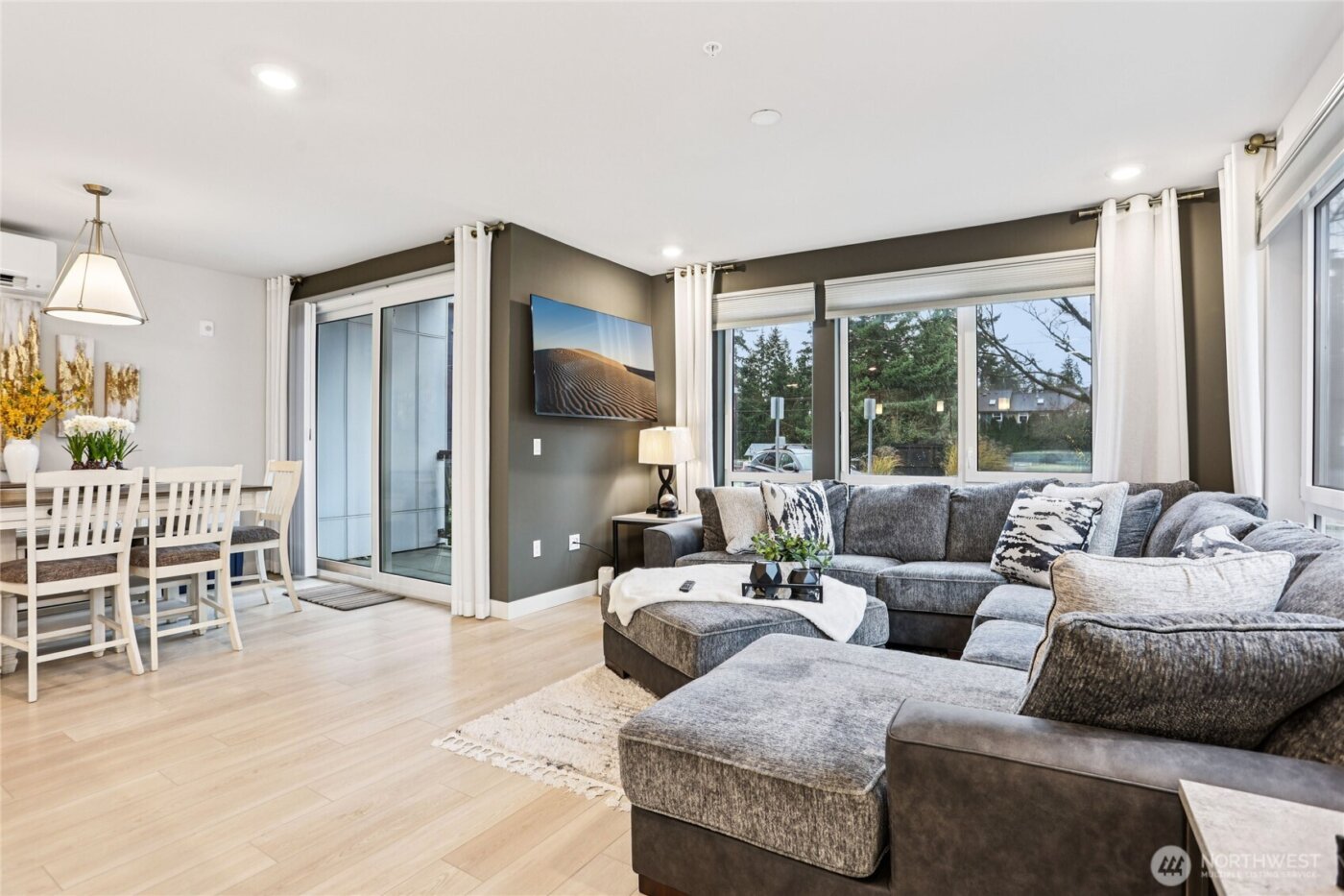 14598 Westminster Way N #102, Shoreline, WA 98133