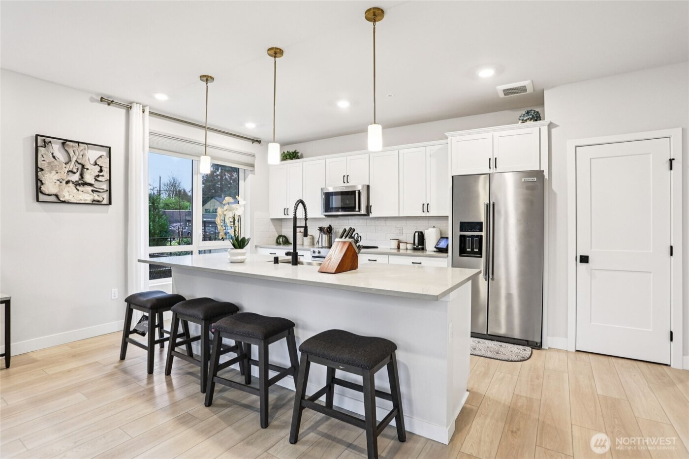 14598 Westminster Way N #102, Shoreline, WA 98133