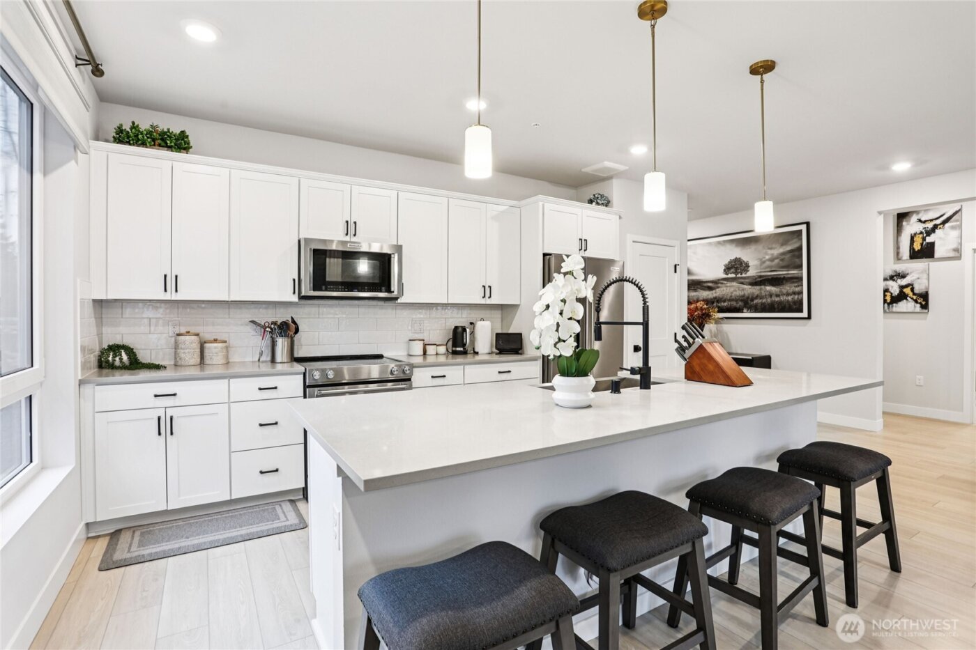 14598 Westminster Way N #102, Shoreline, WA 98133