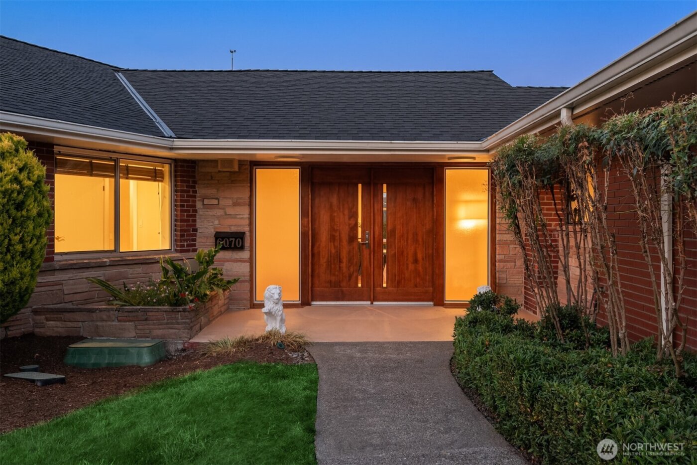 6070 Seward Park Avenue S, Seattle, WA 98118