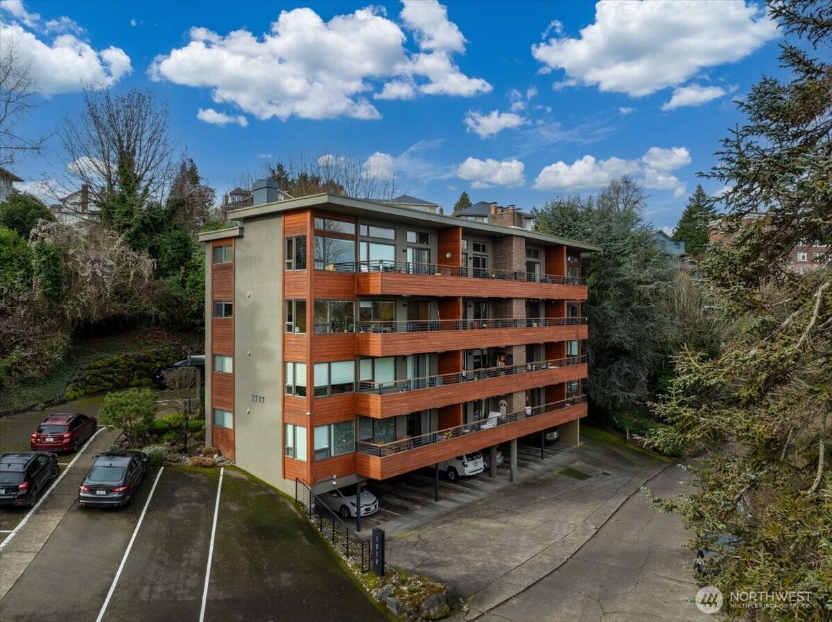 1717 5th Avenue N #103, Seattle, WA 98109