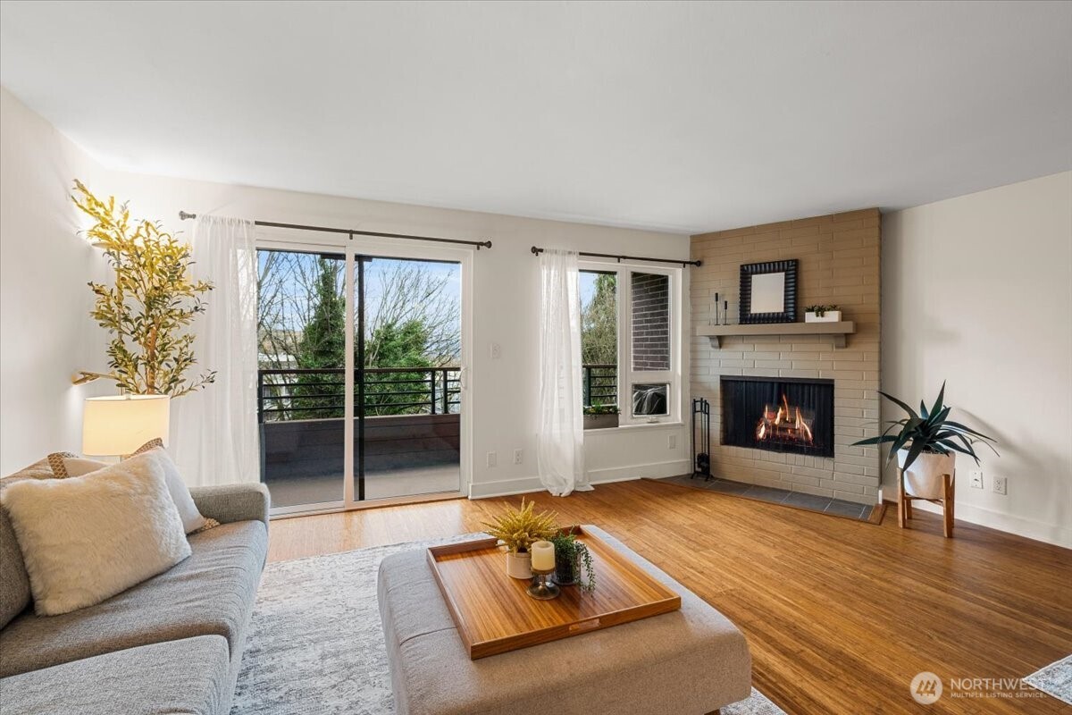 1717 5th Avenue N #103, Seattle, WA 98109