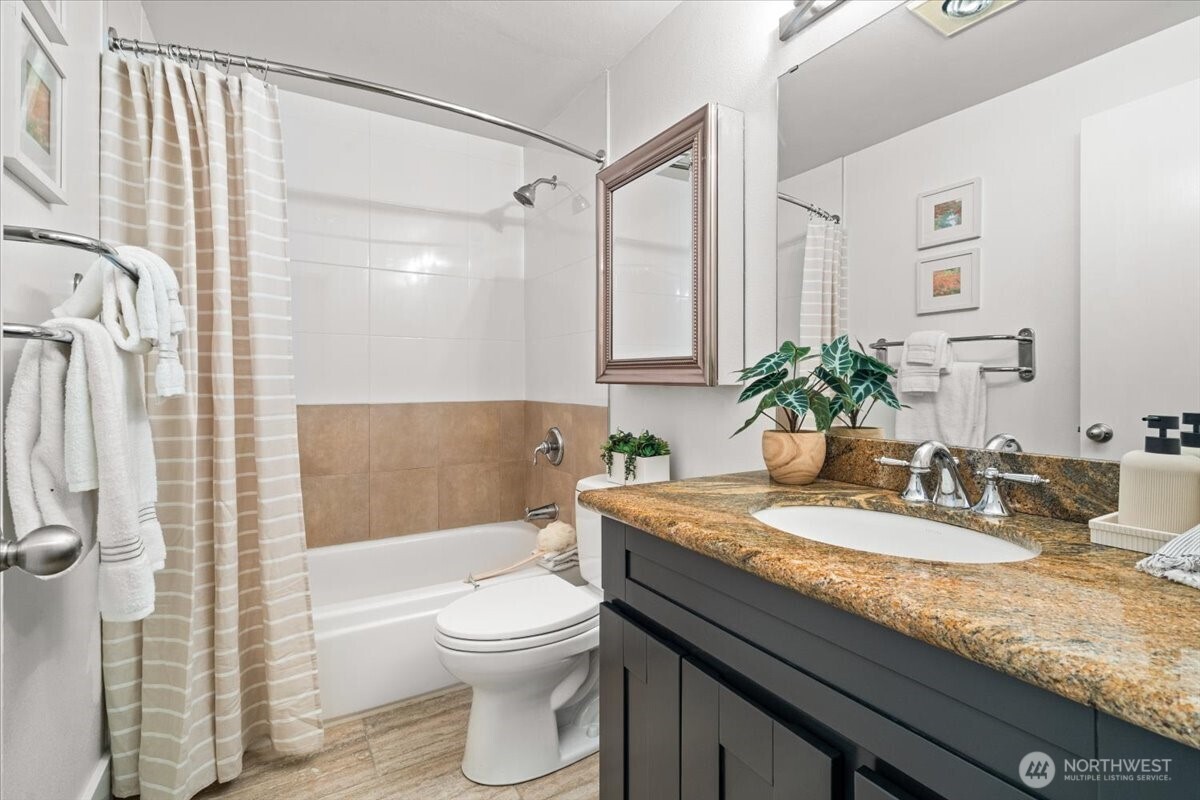 1717 5th Avenue N #103, Seattle, WA 98109