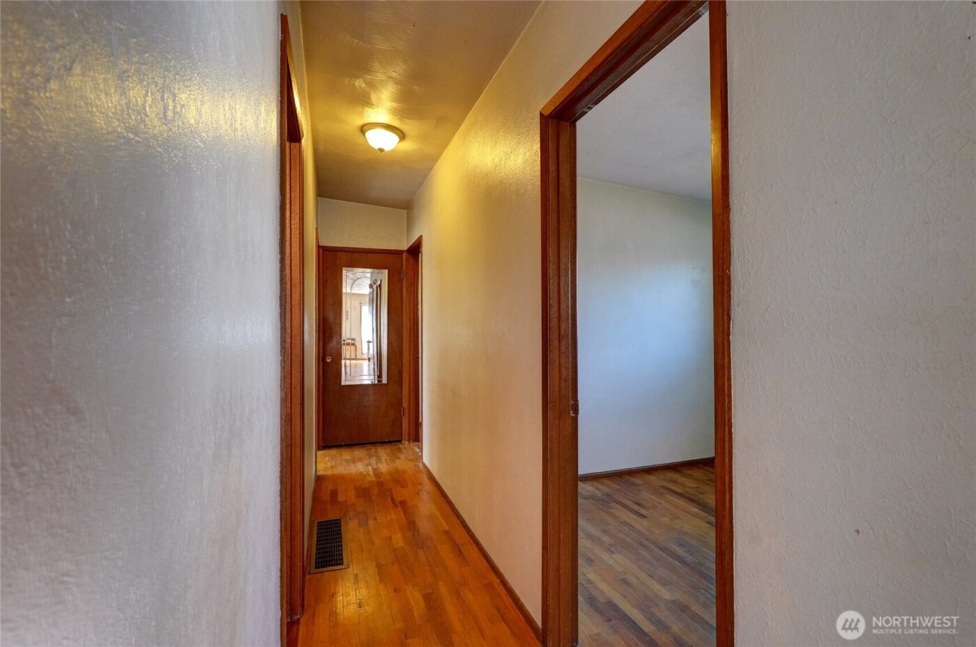 1730 N Narrows Drive , Tacoma, WA 98406-1510