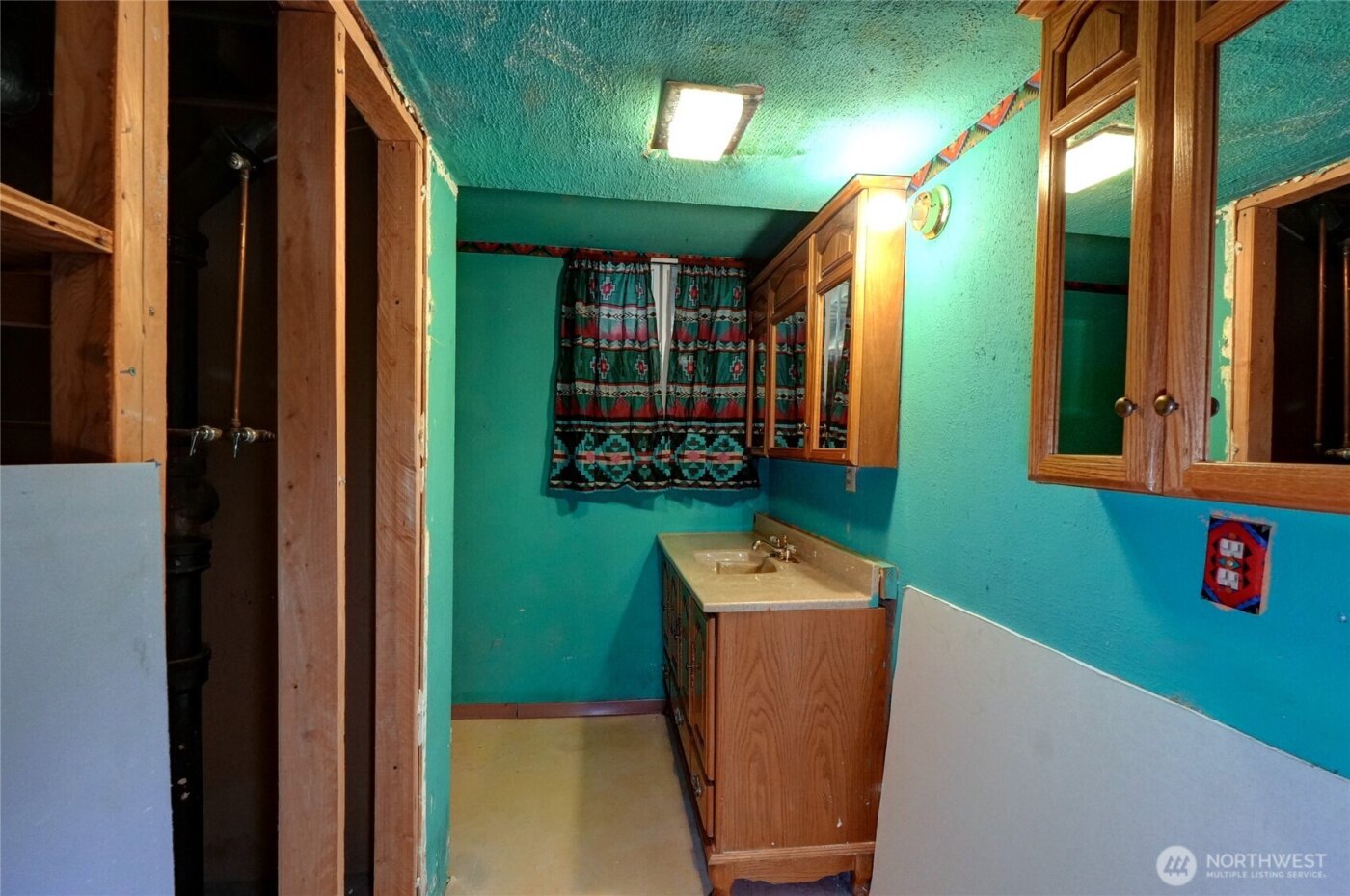 1730 N Narrows Drive , Tacoma, WA 98406-1510