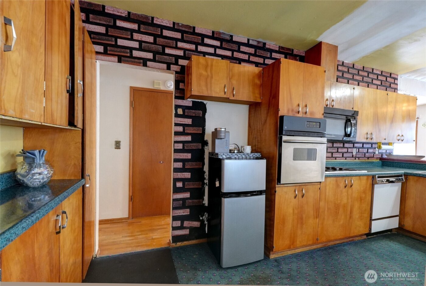 1730 N Narrows Drive , Tacoma, WA 98406-1510