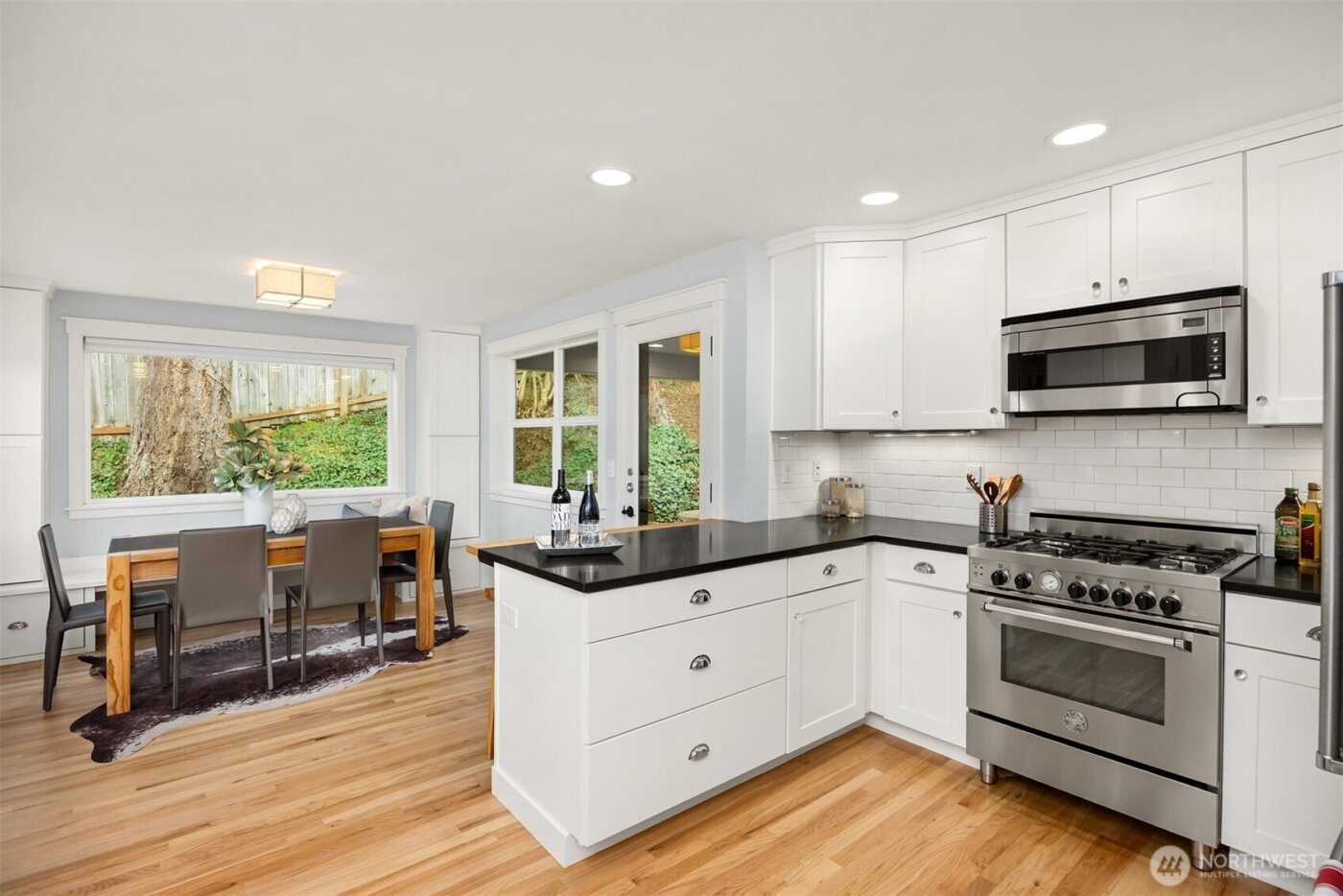 7204 NE Baker Hill Road , Bainbridge Island, WA 98110