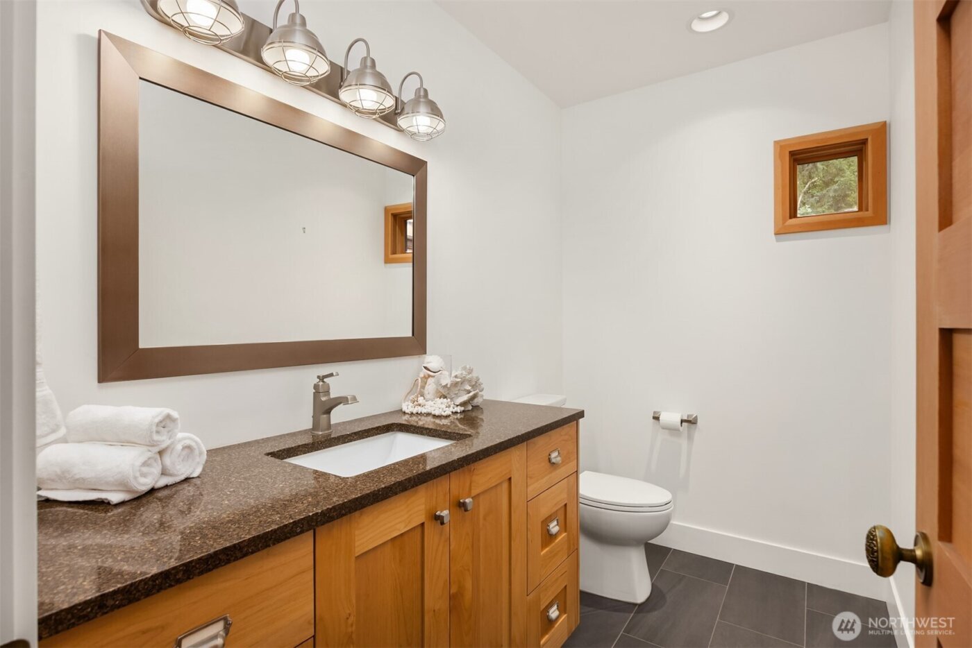 7204 NE Baker Hill Road , Bainbridge Island, WA 98110