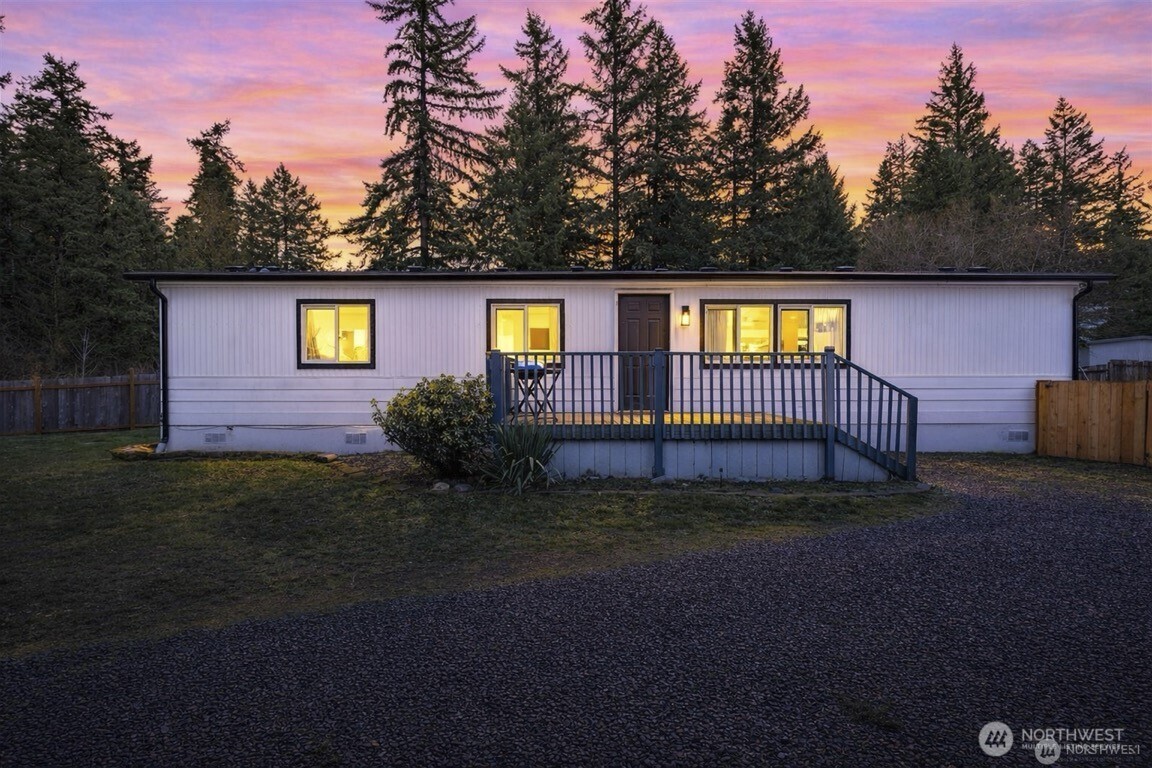 16503 Village Drive SE, Rainier, WA 98576