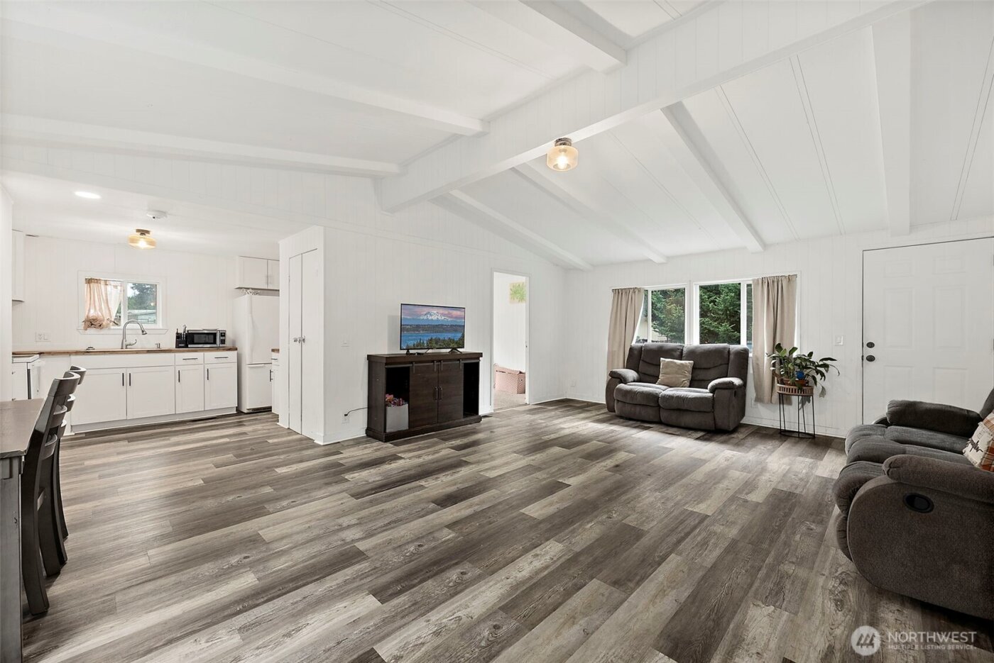 16503 Village Drive SE, Rainier, WA 98576