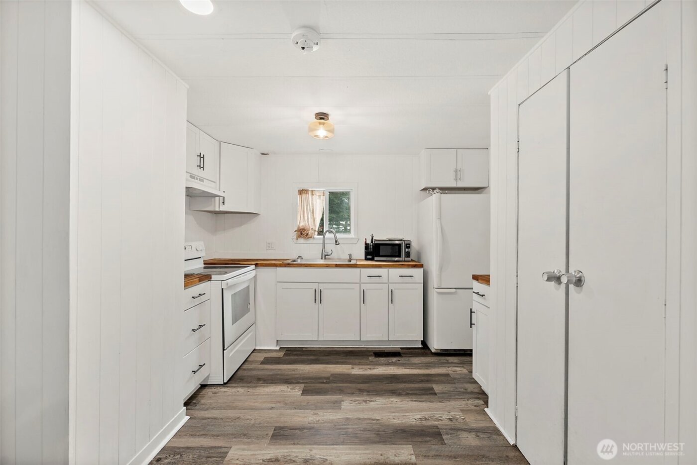 16503 Village Drive SE, Rainier, WA 98576