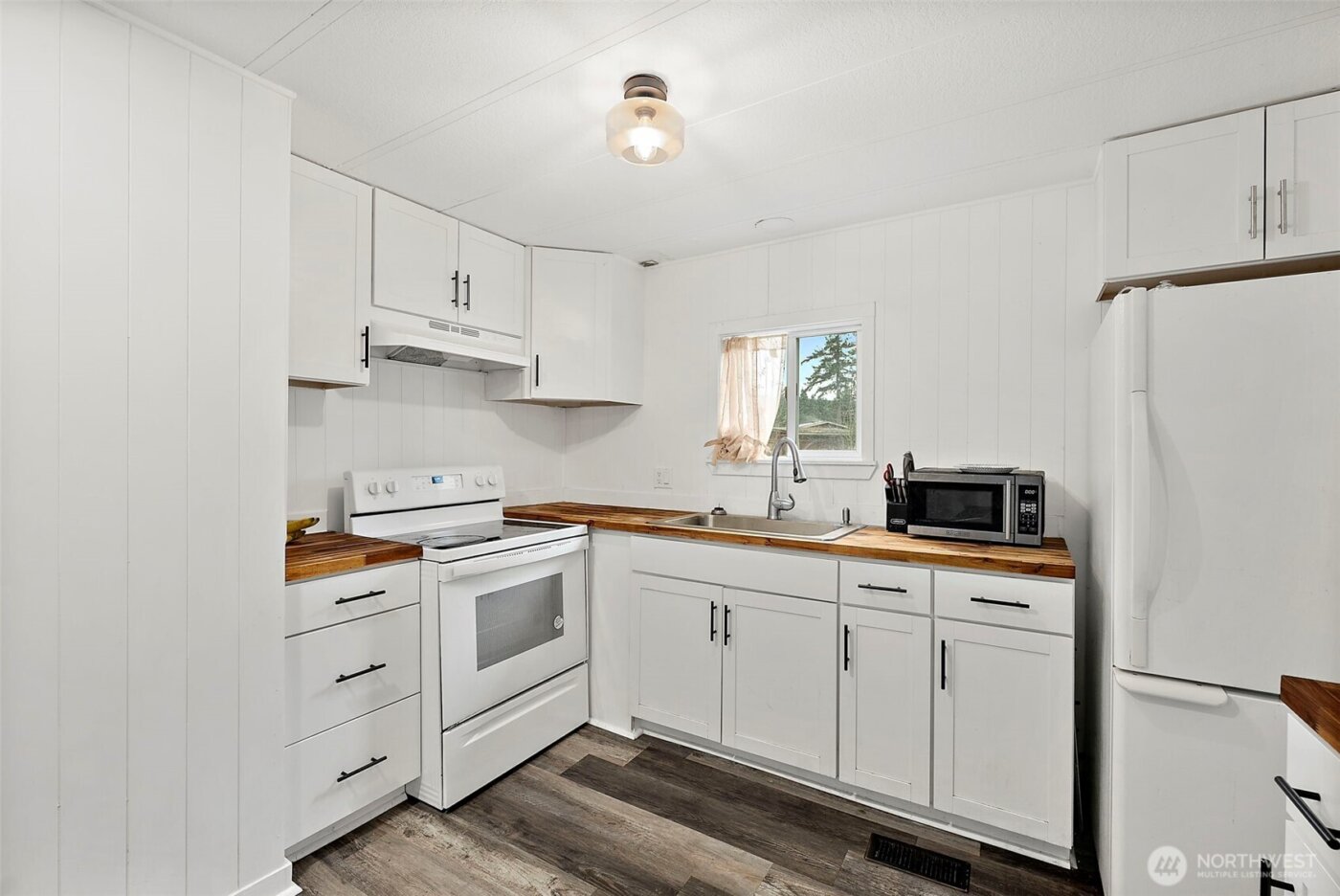 16503 Village Drive SE, Rainier, WA 98576