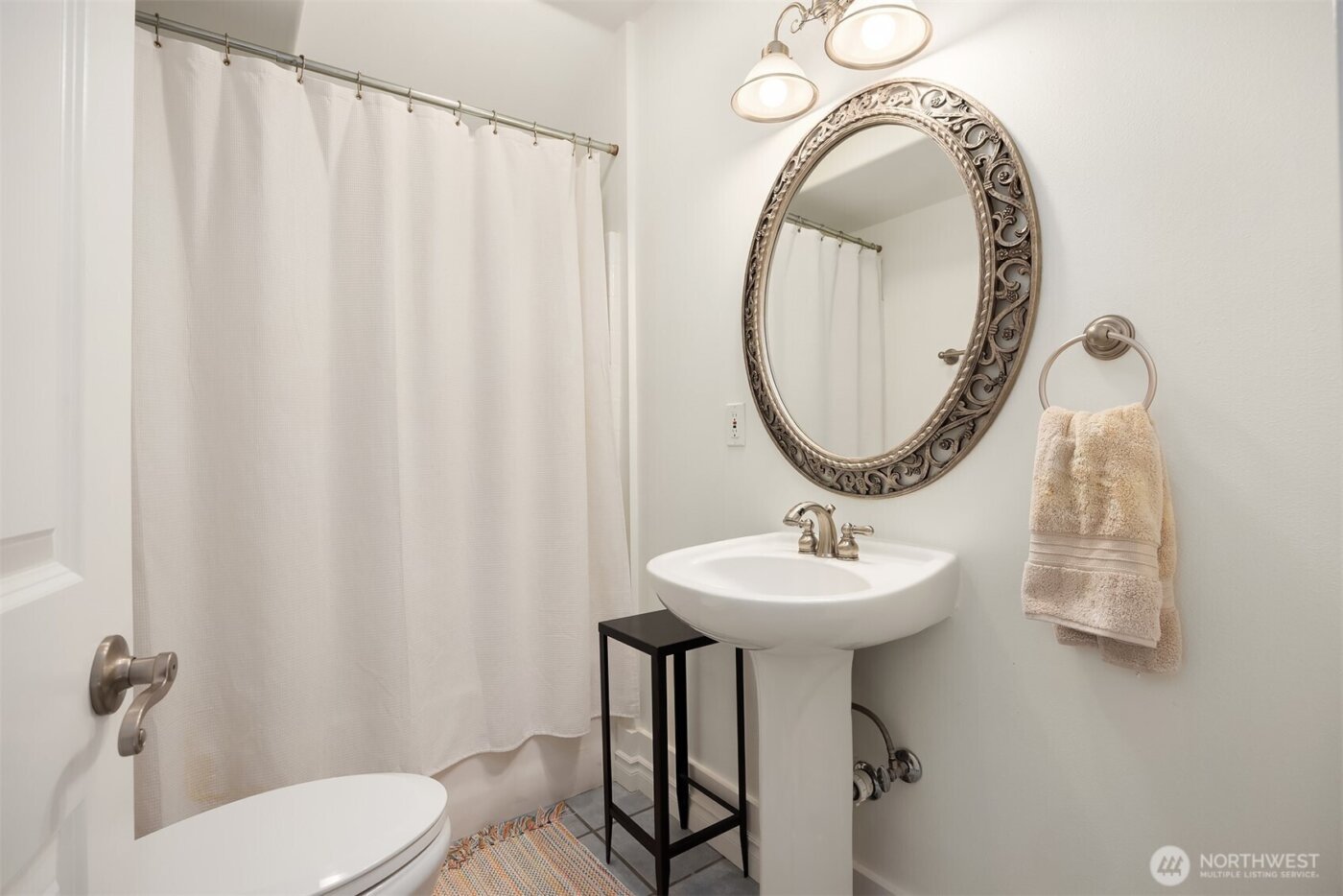 4003 Densmore Avenue N, Seattle, WA 98103