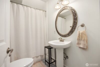 4003 Densmore Avenue N, Seattle, WA 98103 - Photo 15