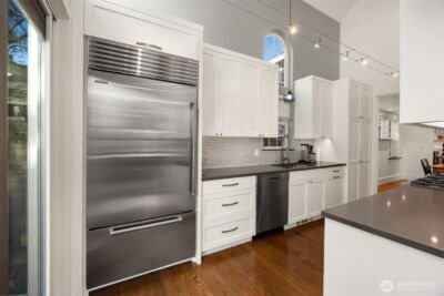 4003 Densmore Avenue N, Seattle, WA 98103 - Photo 5