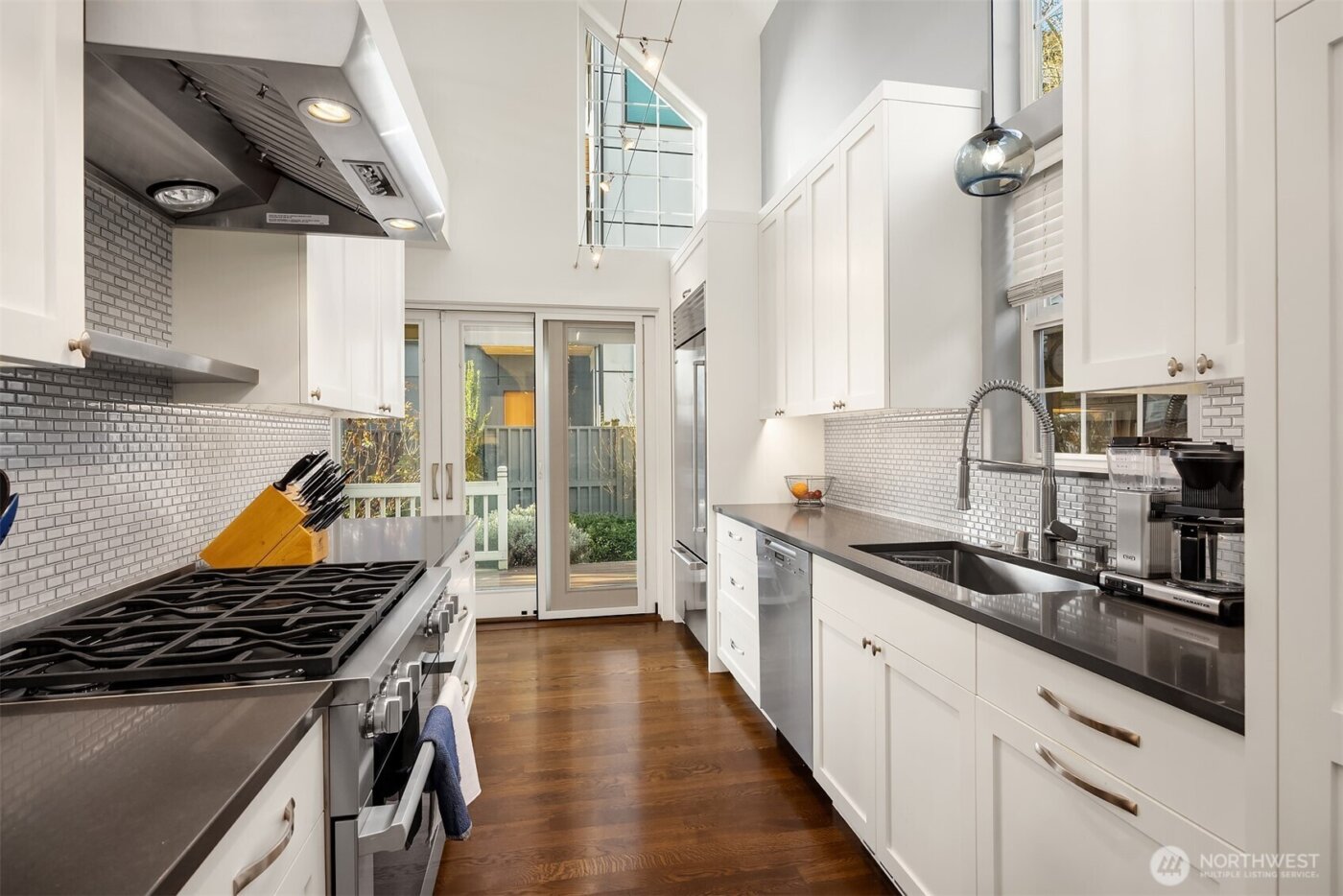 4003 Densmore Avenue N, Seattle, WA 98103