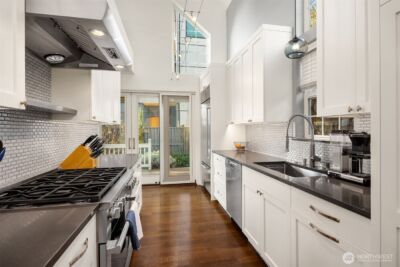 4003 Densmore Avenue N, Seattle, WA 98103 - Photo 6