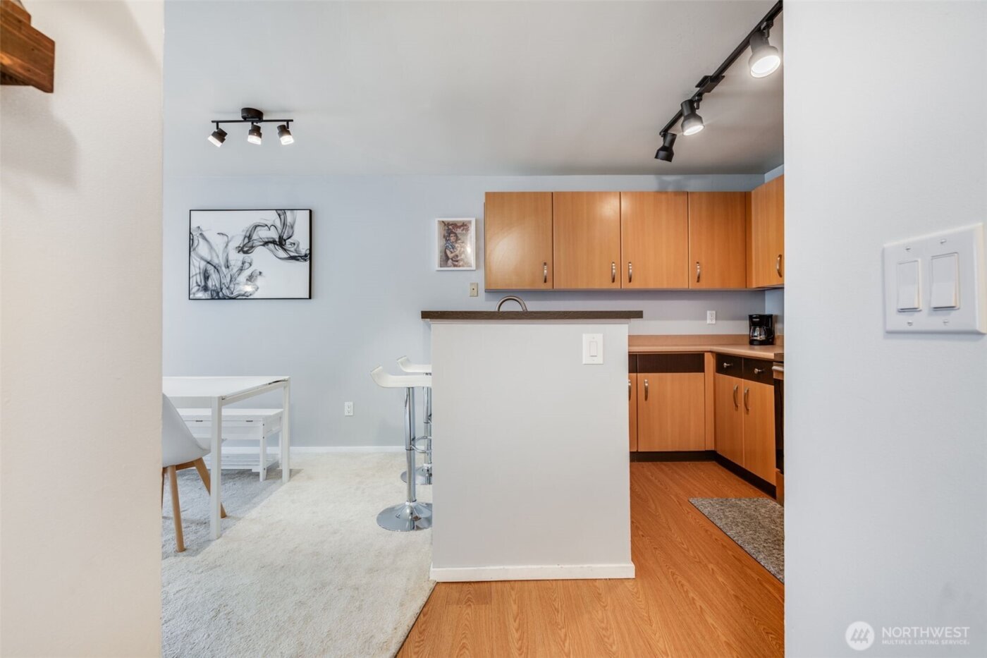 4020 Aurora Avenue N #403, Seattle, WA 98104