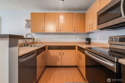 4020 Aurora Avenue N #403, Seattle, WA 98104 - Photo 14