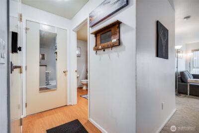 4020 Aurora Avenue N #403, Seattle, WA 98104 - Photo 22