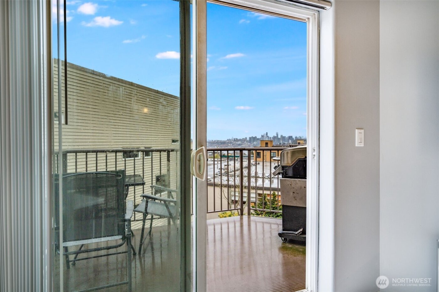 4020 Aurora Avenue N #403, Seattle, WA 98104