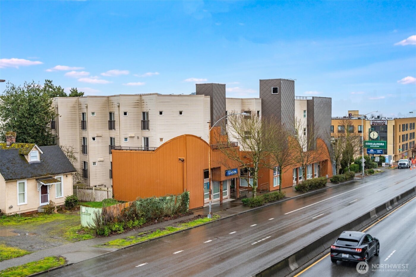 4020 Aurora Avenue N #403, Seattle, WA 98104