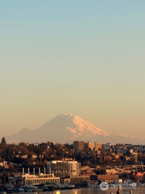 4020 Aurora Avenue N #403, Seattle, WA 98104