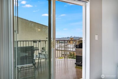 4020 Aurora Avenue N #403, Seattle, WA 98104 - Photo 4