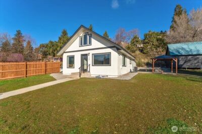 124 Boetzkes Avenue , Manson, WA 98831 - Photo 3