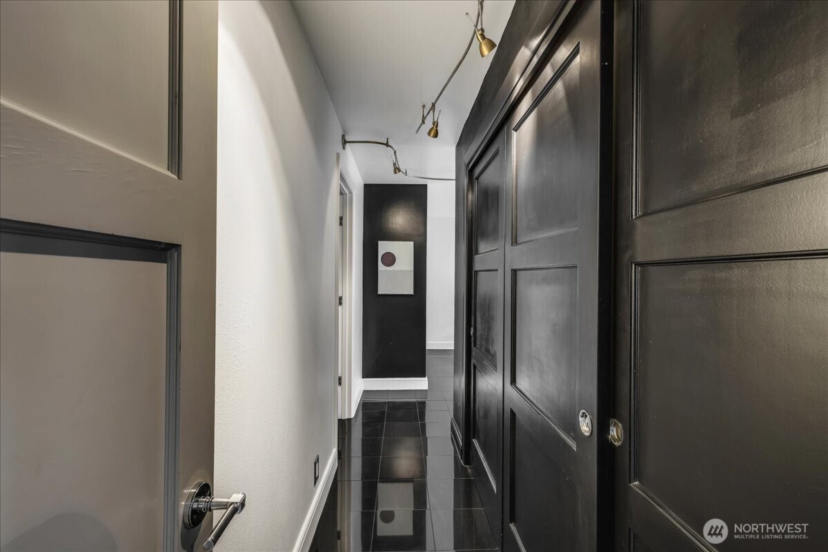 2100 3rd Avenue #2206, Seattle, WA 98101