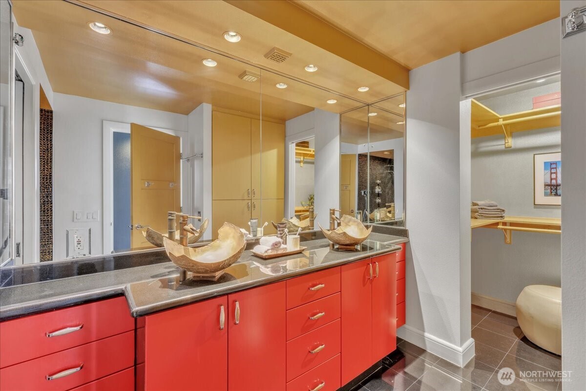 2100 3rd Avenue #2206, Seattle, WA 98101