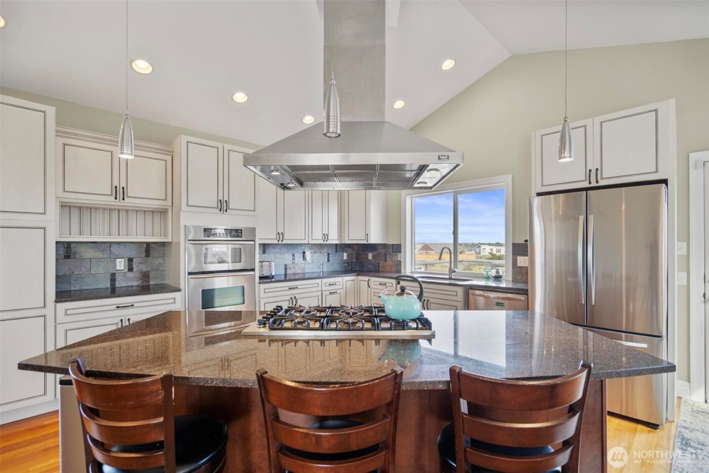 470 W Wind Street , Ocean Shores, WA 98569