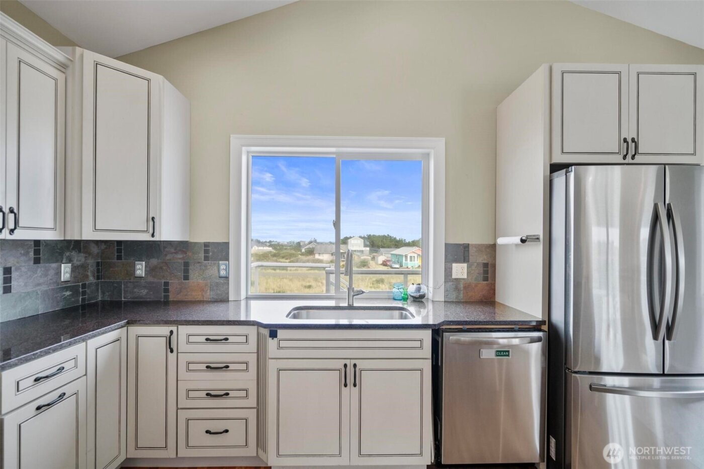 470 W Wind Street , Ocean Shores, WA 98569