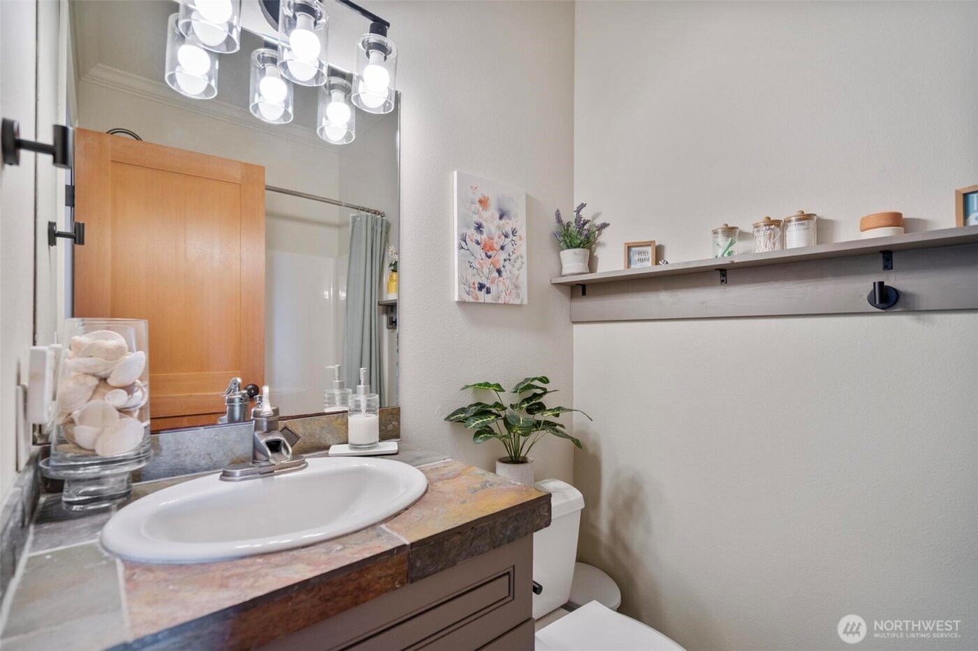 470 W Wind Street , Ocean Shores, WA 98569