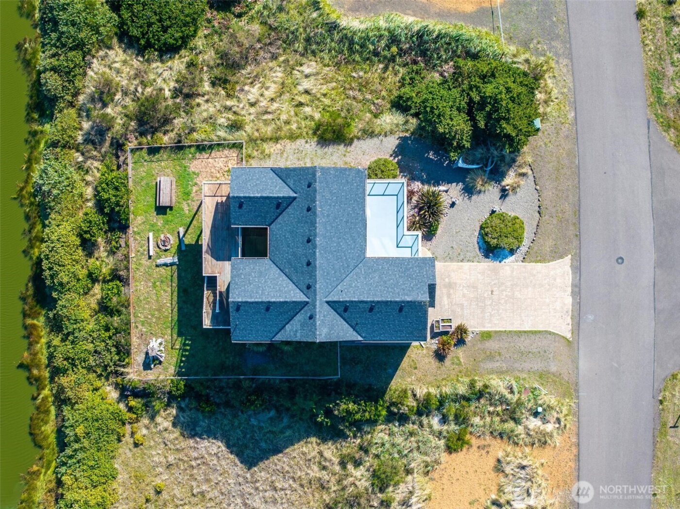 470 W Wind Street , Ocean Shores, WA 98569