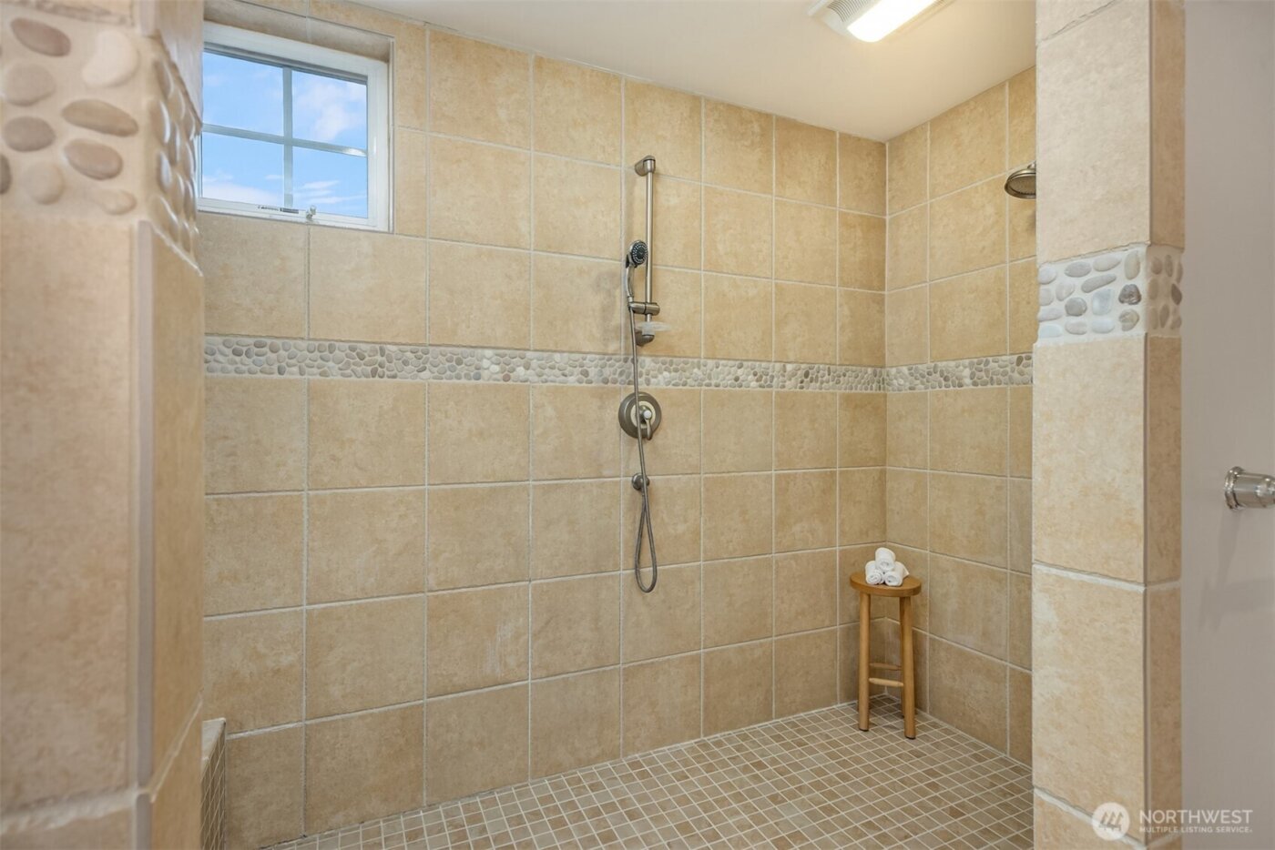 37918 Vista Key Drive NE, Hansville, WA 98340