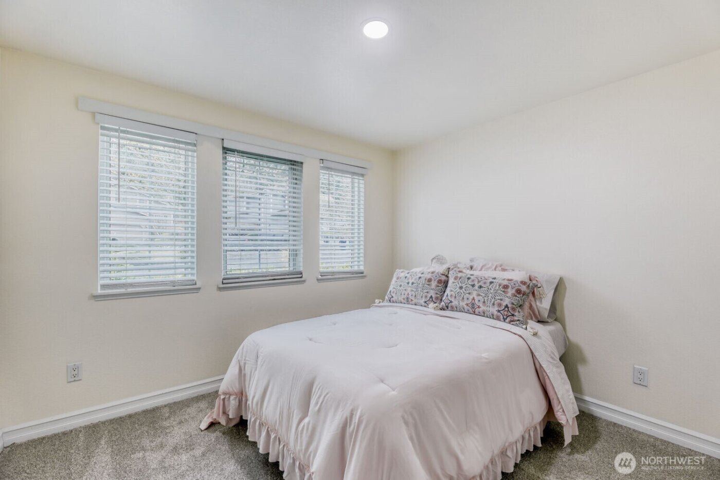 11850 NE 105th Lane , Kirkland, WA 98033