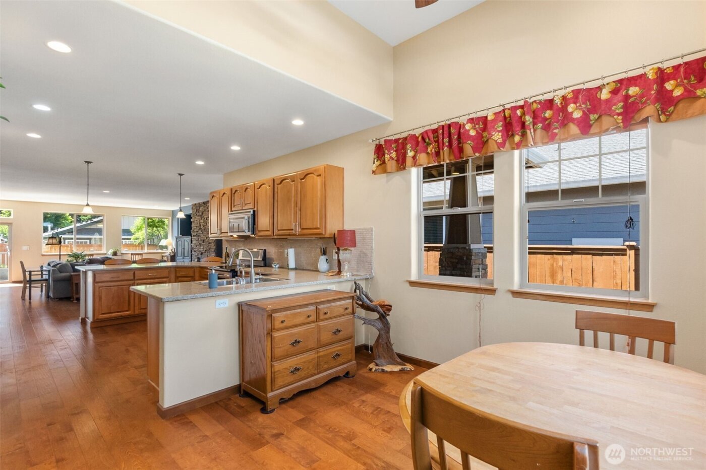 8650 Bainbridge Loop NE, Lacey, WA 98516