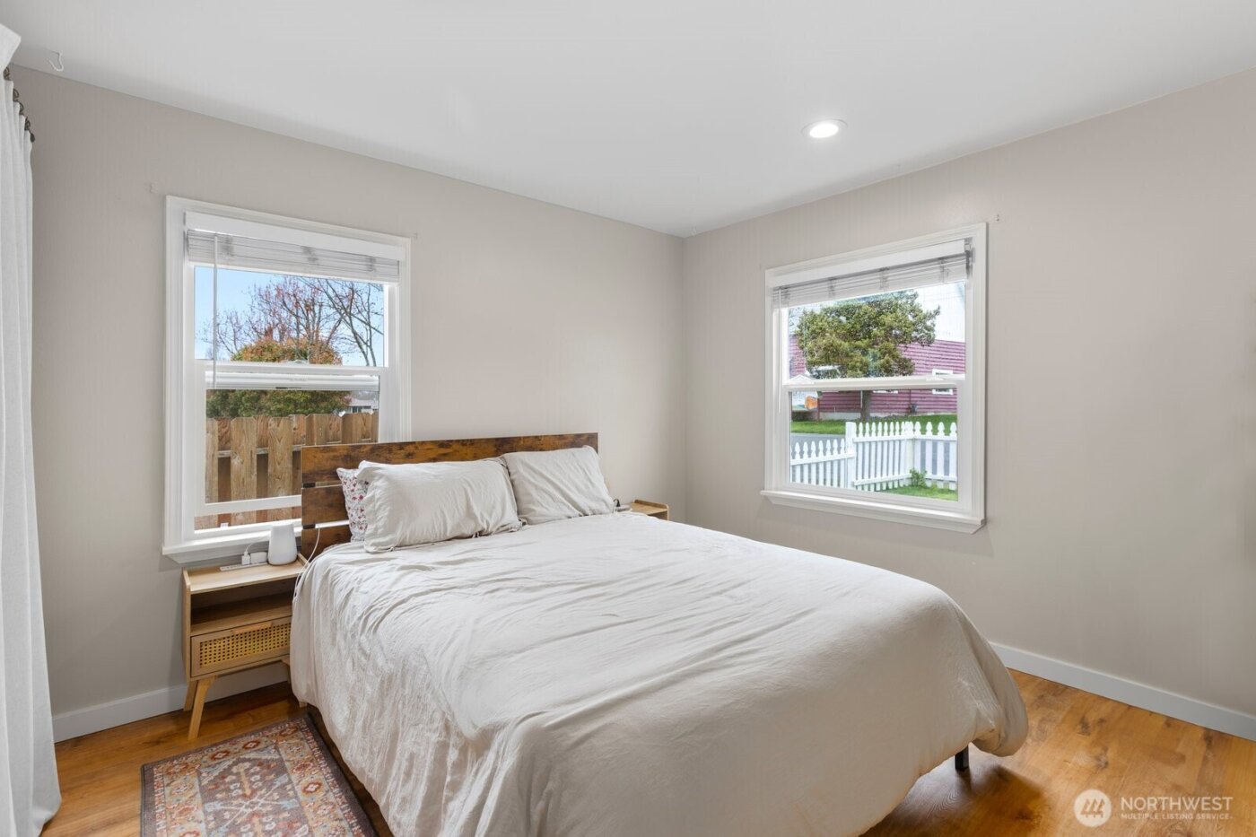 951 SE Dock Street , Oak Harbor, WA 98277