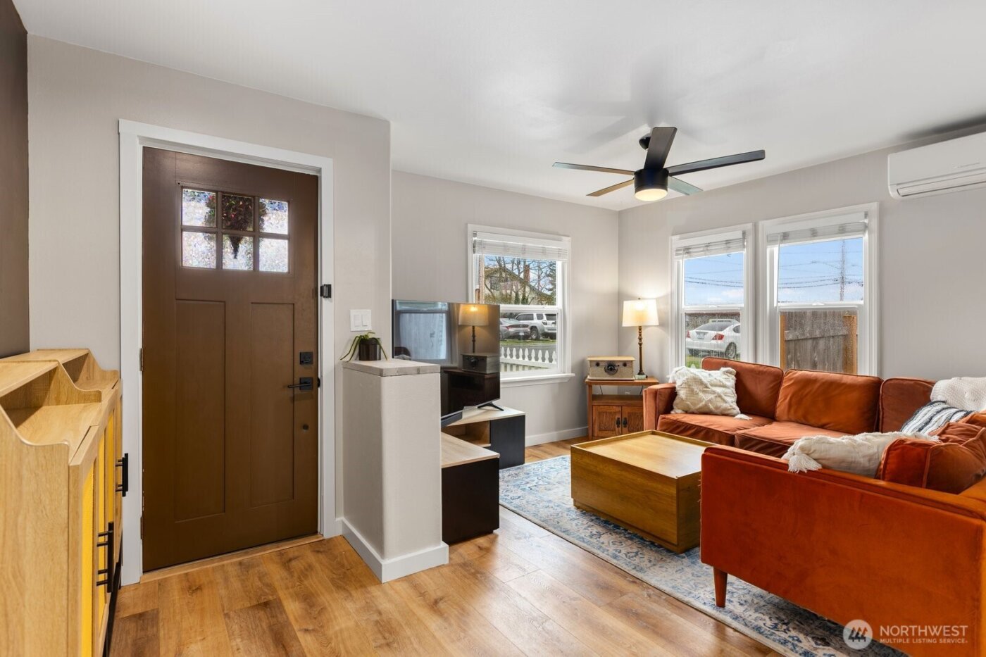 951 SE Dock Street , Oak Harbor, WA 98277