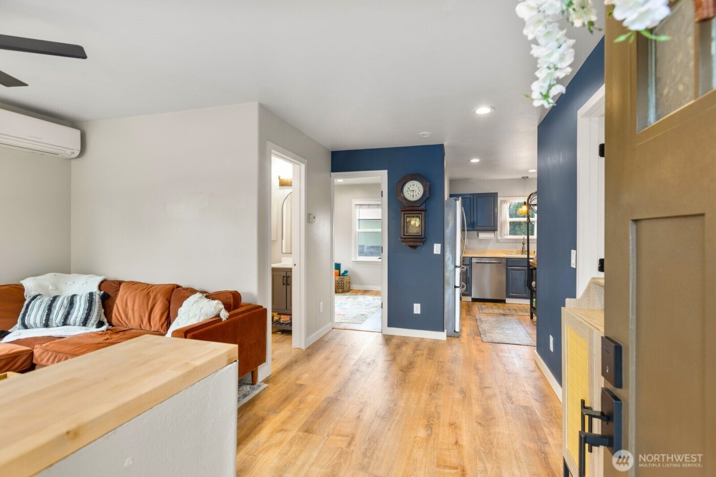 951 SE Dock Street , Oak Harbor, WA 98277